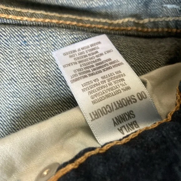 Aeropostale Skinny Jeans. 00 short. Excellent Condition. Smoke and pet free home - Picture 3 of 4